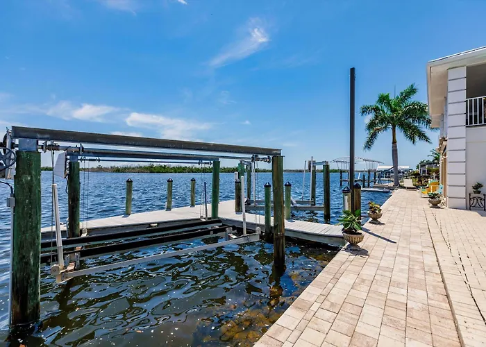 The Secret Island Retreat Heated Pool Open Water